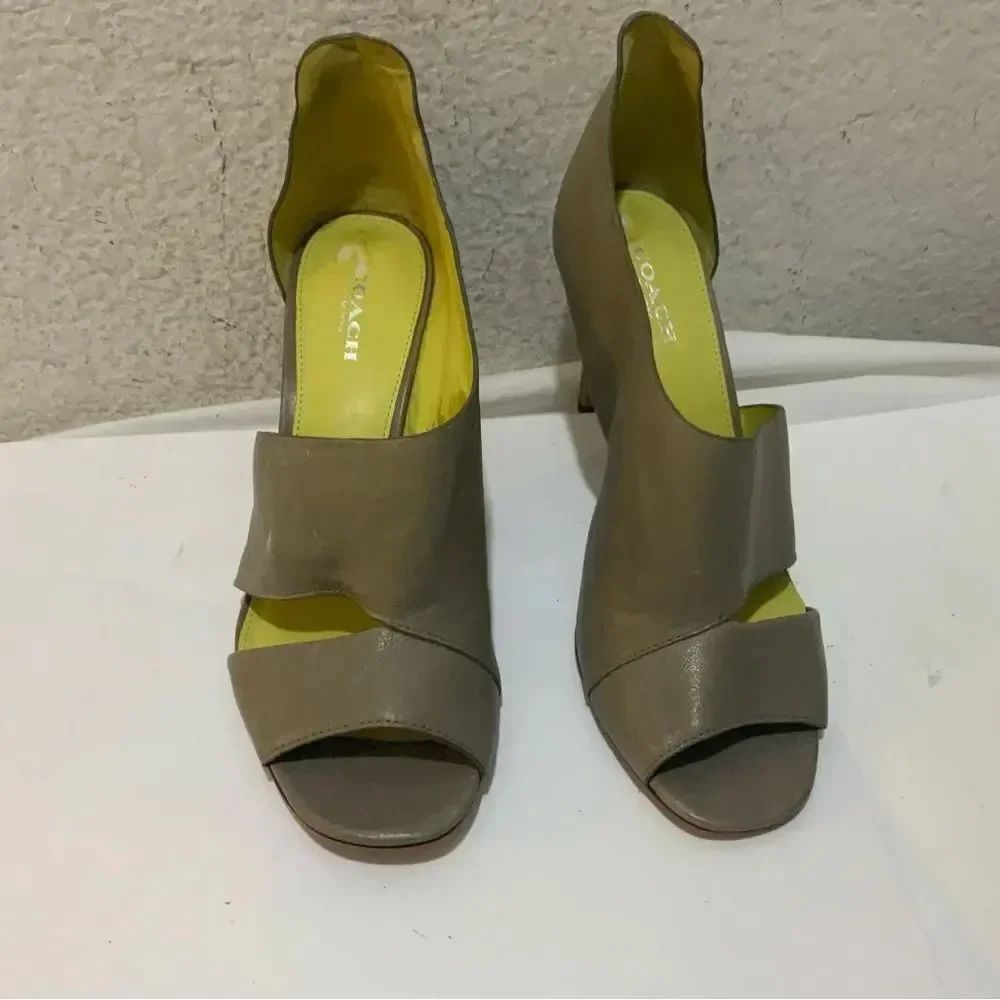 Coach Manhattan Genuine Leather Grey Stiletto Sandal Size 7.5 B